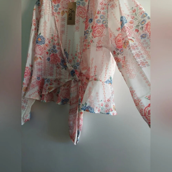 Jorja Floral Wrap Ruffle Hem Blouse plunging neck Elastic Cuffs Whimsical - Picture 5 of 7